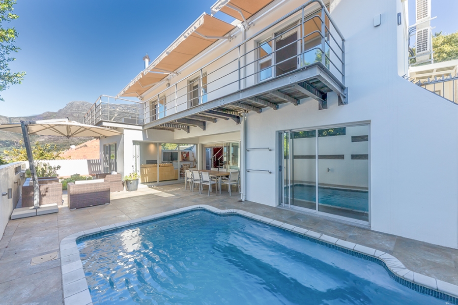 To Let 4 Bedroom Property for Rent in Tamboerskloof Western Cape